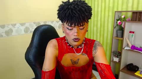 Snapshot of aaronbakers chatting on January 21, 8:19 am im NiallDun online show from January 21, 8:19 am