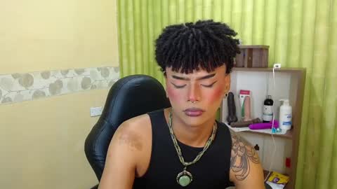 Snapshot of aaronbakers chatting on February 27, 2:42 am im NiallDun online show from February 27, 2:42 am