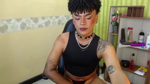 Snapshot of aaronbakers chatting on February 27, 8:50 am im NiallDun online show from February 27, 8:50 am