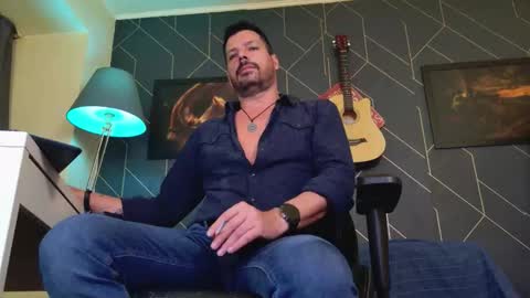 Aaron online show from March 22, 9:18 pm