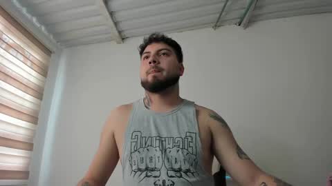 Snapshot of aaronhardi chatting on May 14, 7:31 pm Aaron online show from May 14, 7:31 pm