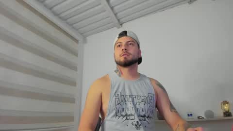Snapshot of aaronhardi chatting on May 21, 5:03 am Aaron online show from May 21, 5:03 am
