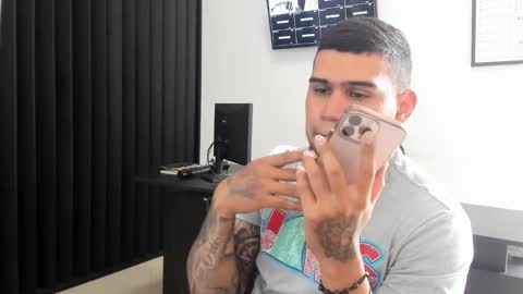 ig aaron hunter123 online show from February 21, 5:25 pm