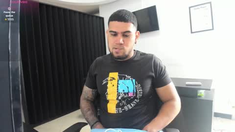 ig aaron hunter123 online show from March 19, 4:44 pm