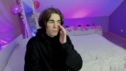 Fiona and Harry online show from January 7, 7:49 pm