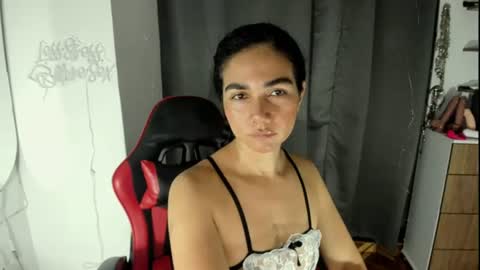 Snapshot of abbi_moon chatting on June 25, 1:37 pm Martina online show from June 25, 1:37 pm