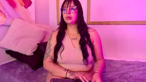 Snapshot of abbiee_gh chatting on June 18, 11:25 am Abbie online show from June 18, 11:25 am