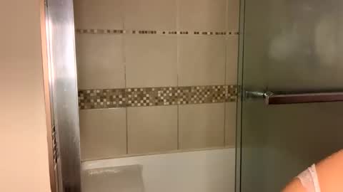 Snapshot of abbienextdoor chatting on January 27, 3:15 am Abbie online show from January 27, 3:15 am