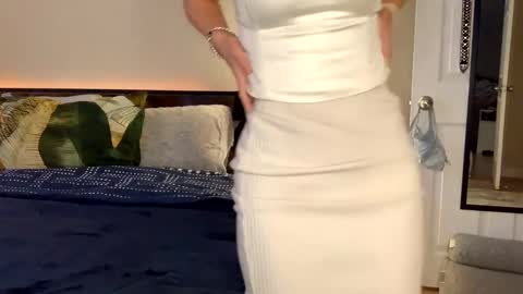 Snapshot of abbienextdoor chatting on January 28, 8:58 pm Abbie online show from January 28, 8:58 pm