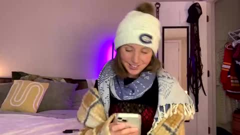 Snapshot of abbienextdoor chatting on March 2, 9:54 pm Abbie online show from March 2, 9:54 pm