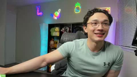 Snapshot of abbuddy920236 chatting on November 6, 4:13 am buddy online show from November 6, 4:13 am