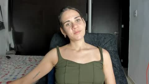 Snapshot of abby_connie chatting on June 19, 2:05 am Abby Connie online show from June 19, 2:05 am