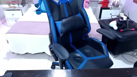 Snapshot of abby_sexyxx chatting on December 28, 11:05 pm abby sexyxx online show from December 28, 11:05 pm