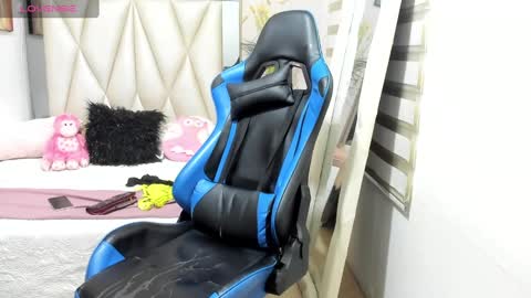 Snapshot of abby_sexyxx chatting on January 8, 3:29 am abby sexyxx online show from January 8, 3:29 am