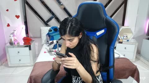 Snapshot of abby_sexyxx chatting on February 1, 8:47 pm abby sexyxx online show from February 1, 8:47 pm