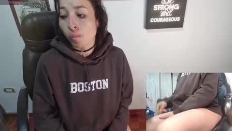 Snapshot of abby_taylorr_ chatting on May 7, 10:09 am Vannesa online show from May 7, 10:09 am