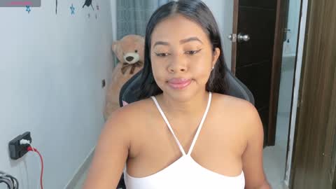 Snapshot of abby_tits chatting on December 10, 9:33 pm ABBY  online show from December 10, 9:33 pm