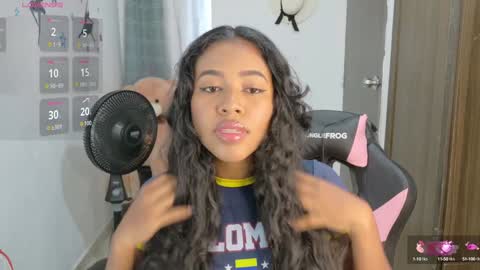 Snapshot of abby_tits chatting on December 13, 7:10 pm ABBY  online show from December 13, 7:10 pm