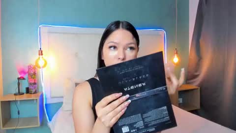 Abby Dixon  online show from March 9, 1:15 pm