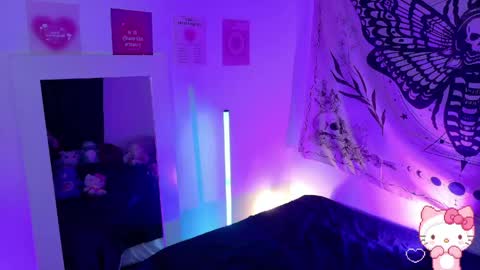 Snapshot of abbylizzyxx chatting on June 10, 12:44 am Abby Lizzy online show from June 10, 12:44 am