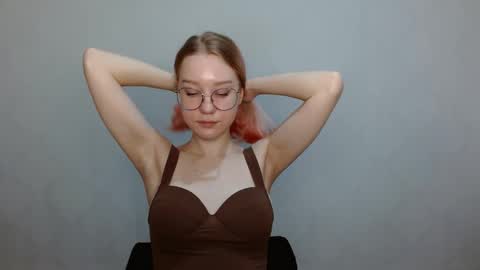 Snapshot of abbymoore__ chatting on December 18, 9:14 am Abby Lovense is active online show from December 18, 9:14 am