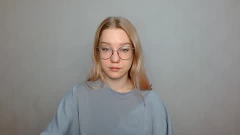 Snapshot of abbymoore__ chatting on January 31, 9:05 am Abby Lovense is active online show from January 31, 9:05 am