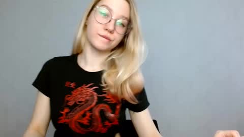 Snapshot of abbymoore__ chatting on February 17, 9:24 am Abby Lovense is active online show from February 17, 9:24 am