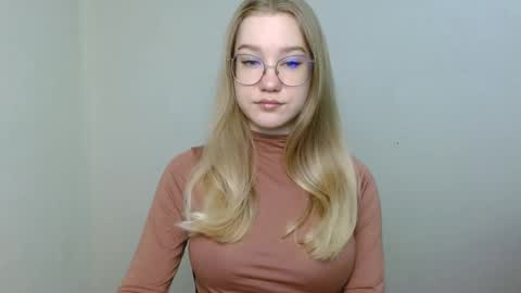 Abby Lovense is active online show from April 15, 10:44 am