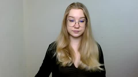 Snapshot of abbymoore__ chatting on April 30, 10:54 am Abby Lovense is active online show from April 30, 10:54 am