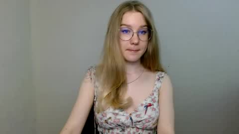 Snapshot of abbymoore__ chatting on June 9, 10:16 am Abby Lovense is active online show from June 9, 10:16 am