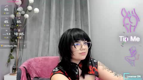 Abby Pearl online show from October 30, 9:48 pm