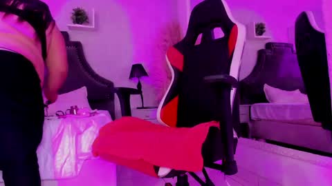 Snapshot of abbyrogers1 chatting on May 4, 4:52 am abbyrogers1 online show from May 4, 4:52 am