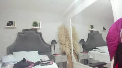 Snapshot of abbyrogers1 chatting on May 5, 5:15 am abbyrogers1 online show from May 5, 5:15 am