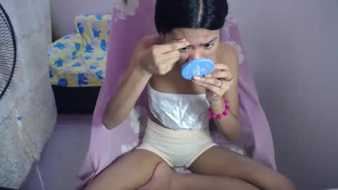 Snapshot of abbywinter18 chatting on September 13, 1:05 am abbywinter18 online show from September 13, 1:05 am