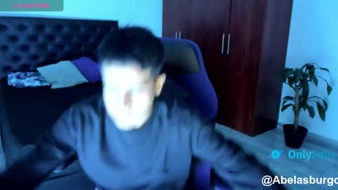 Independence model AbelAsburgo online show from November 14, 5:50 am