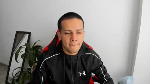 Snapshot of abelasburgo chatting on February 1, 8:07 pm Independence model AbelAsburgo online show from February 1, 8:07 pm