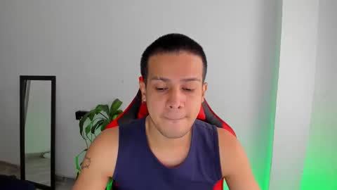 Snapshot of abelasburgo chatting on February 8, 10:46 pm Independence model AbelAsburgo online show from February 8, 10:46 pm