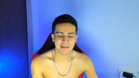 Independence model AbelAsburgo online show from July 28, 1:34 am