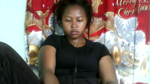 Snapshot of abella677022 chatting on May 28, 7:33 pm abella677022 online show from May 28, 7:33 pm