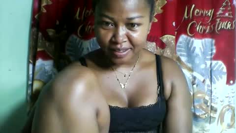 Snapshot of abella677022 chatting on June 5, 3:46 am abella677022 online show from June 5, 3:46 am