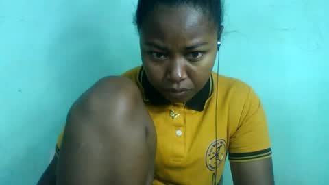 Snapshot of abella677022 chatting on June 12, 6:01 am abella677022 online show from June 12, 6:01 am