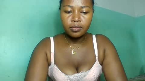 Snapshot of abella677022 chatting on June 14, 4:09 pm abella677022 online show from June 14, 4:09 pm