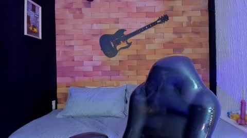 Snapshot of abella_bunny chatting on October 22, 4:46 am abella_bunny online show from October 22, 4:46 am