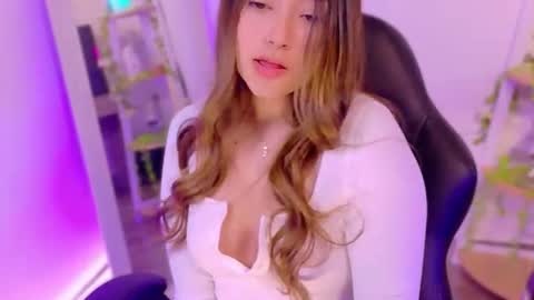 Snapshot of abella_ruiz chatting on June 20, 2:14 am Abella Ruiz online show from June 20, 2:14 am