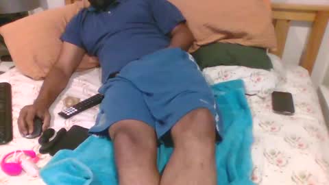 Snapshot of abhi_cam chatting on December 11, 8:28 pm Naked Gentleman online show from December 11, 8:28 pm