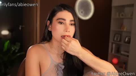 Snapshot of abie_owen chatting on May 12, 11:46 pm abie_owen online show from May 12, 11:46 pm