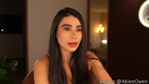 Snapshot of abie_owen chatting on May 21, 12:06 am abie_owen online show from May 21, 12:06 am