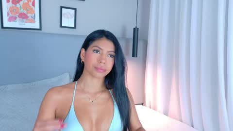Snapshot of abiehils chatting on June 4, 12:00 pm abiehils online show from June 4, 12:00 pm
