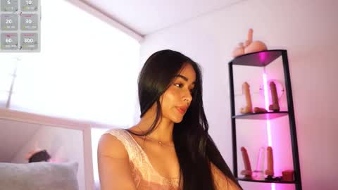 Abigail online show from March 29, 3:01 pm