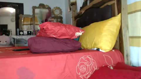 Snapshot of abigail_luv chatting on June 28, 4:51 am Abigail online show from June 28, 4:51 am